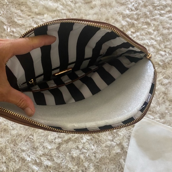 Gorgeous Versatile Clutch in Stunning Cognac - NWT - Picture 3 of 9